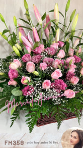 Canasta de Flores Rosas y Acapulcos